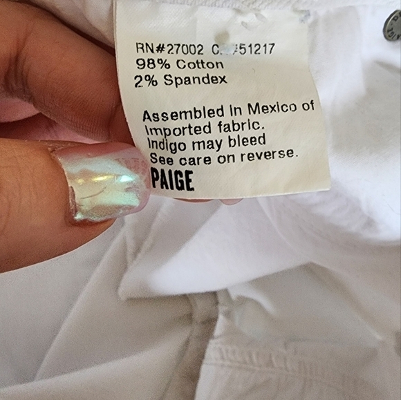 Paige Women's Raw Hem White Denim Shorts Size 29. - Picture 6 of 8